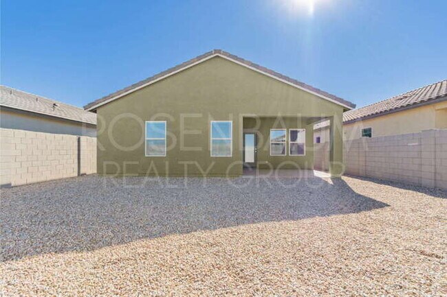 Building Photo - 47662 W Mellen Ln