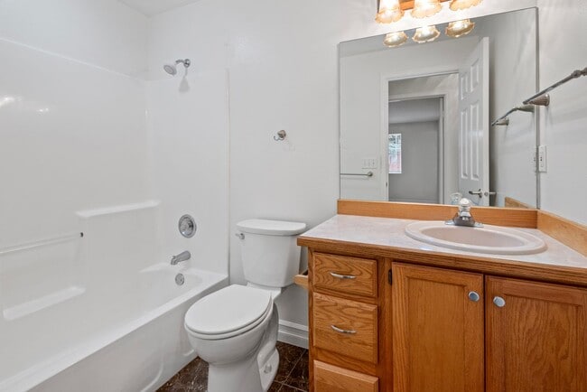 Building Photo - Beautiful 3-Bedroom Home with Large Fenced Yard – Available Now!