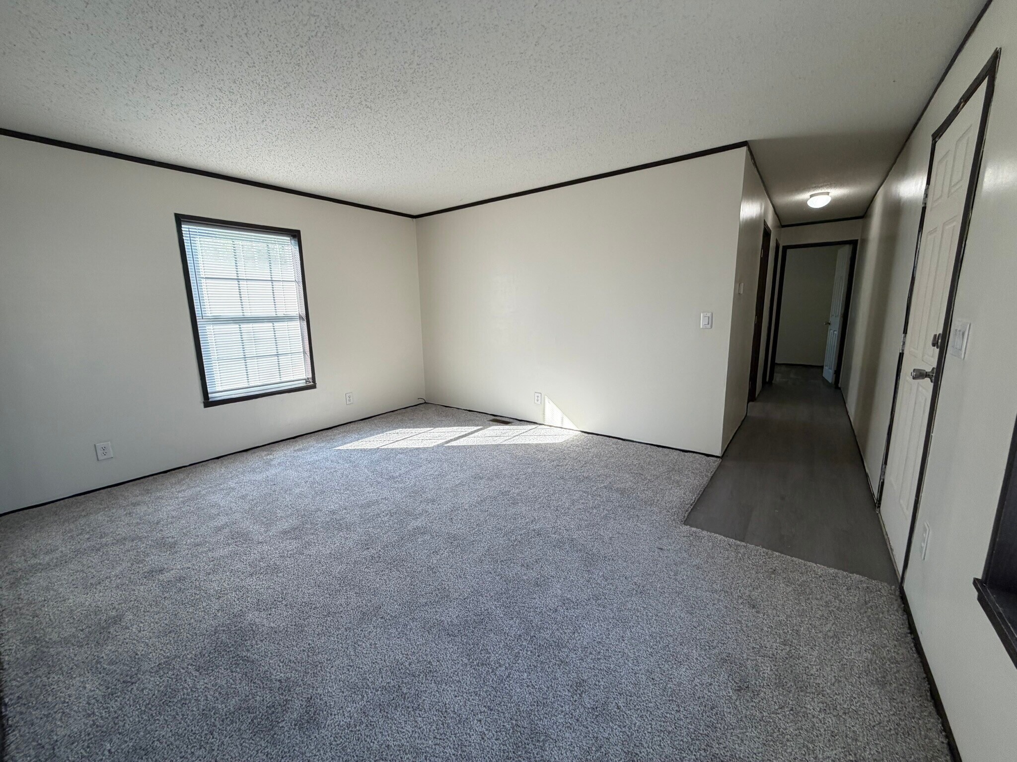 Building Photo - 2331 Wellington Green Dr