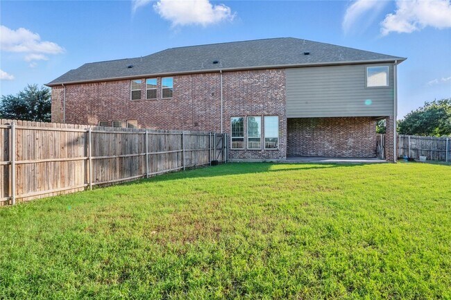 Building Photo - 1001 Vineyard Dr