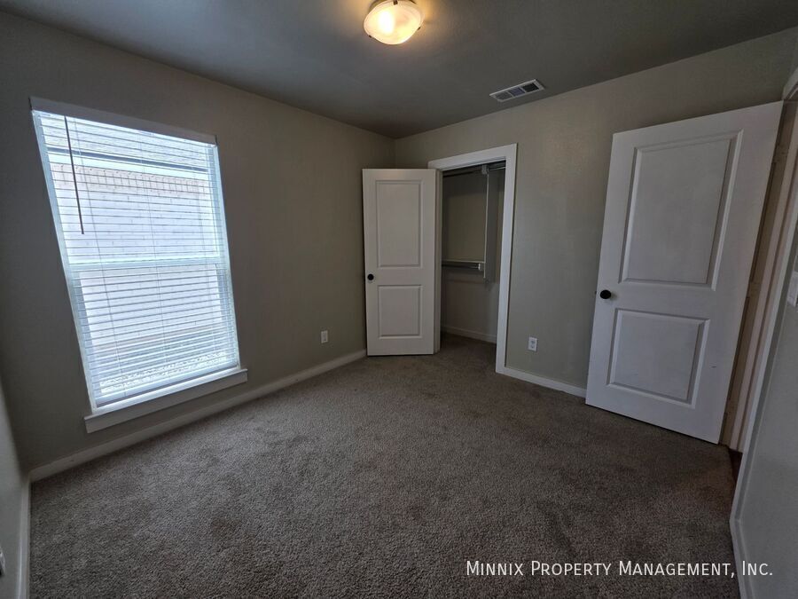 Building Photo - 7113 Black Butte
