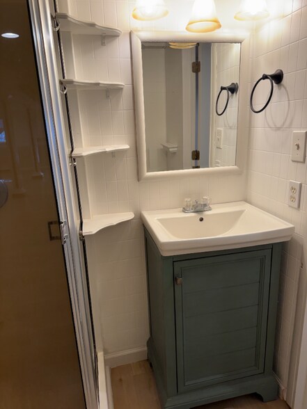 Building Photo - 1583 Highland Park Dr