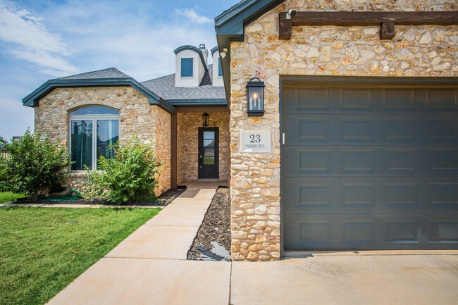 Building Photo - 23 Wilshire Blvd