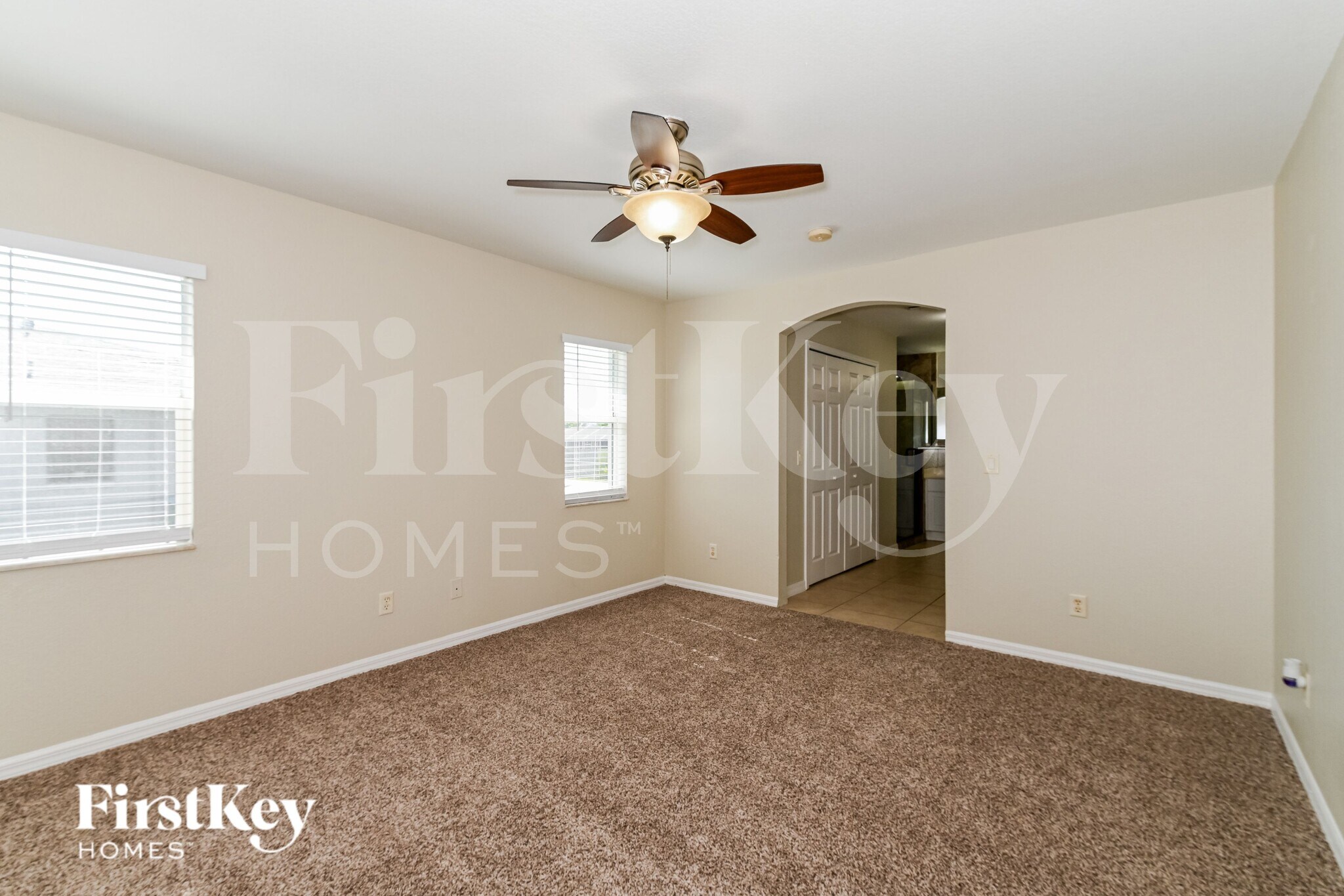 Building Photo - 118 NE 6th Ave