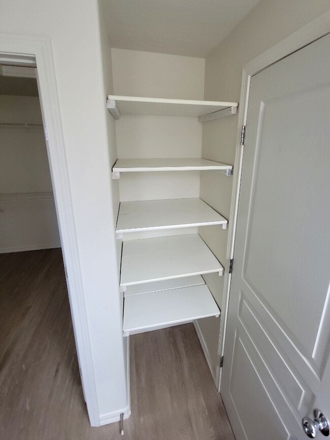 Building Photo - Spacious Rambler in West Richland