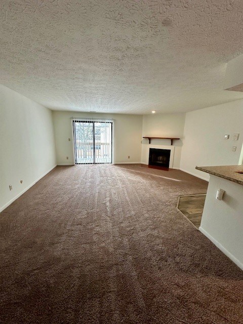 Building Photo - 2160 Hedgerow Road