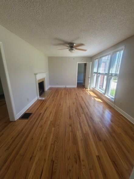 Living room - 1311 Haysboro Ave