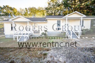 Building Photo - #105 - 428-430 Ridley St Duplex