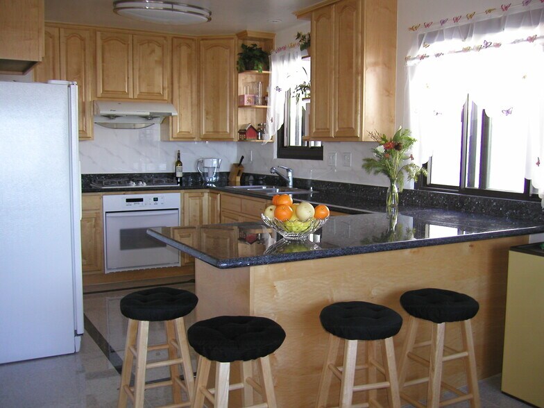 Building Photo - 515 Verducci Dr