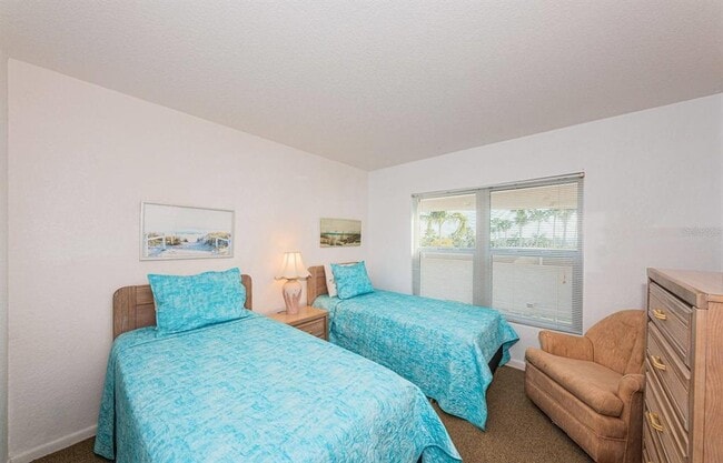 Building Photo - 5801 Bahia Del Mar Cir N