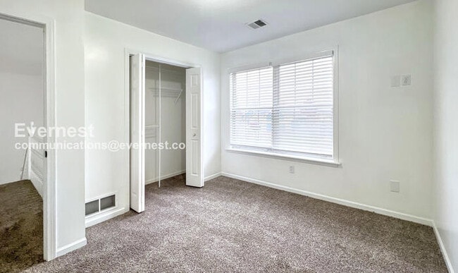 Building Photo - 928 SE 12 Terrace