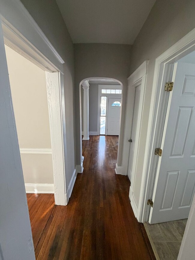 Building Photo - Beautifully Renovated 4bdrm/1.5bth Home Located in Richmond's Northside!!