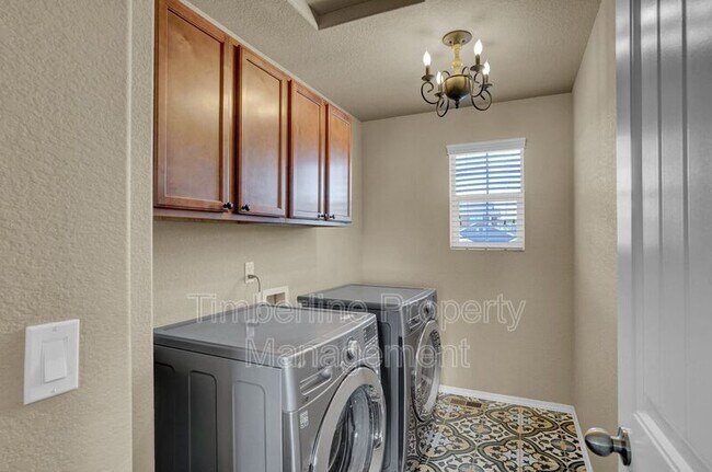 Building Photo - 10744 Echo Canyon Dr