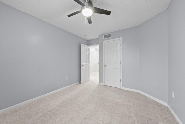 Building Photo - 397 Abbotsbury Dr