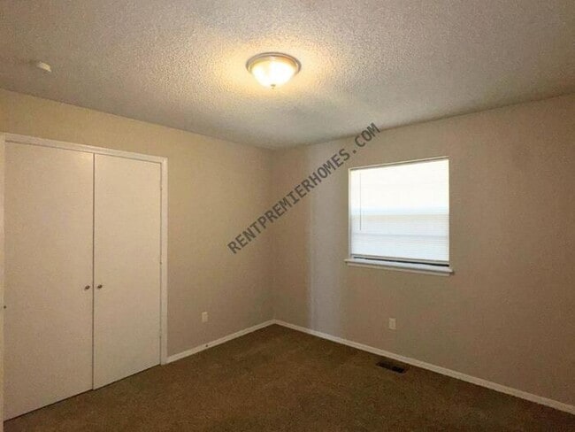 Building Photo - 11629 Kings Cir