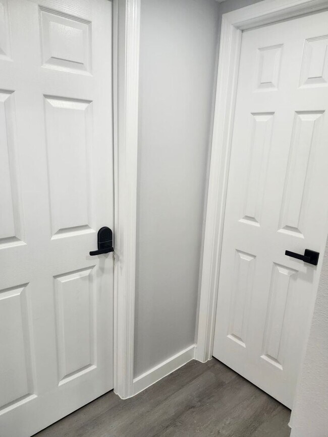 Building Photo - Kissimmee Street Apartments