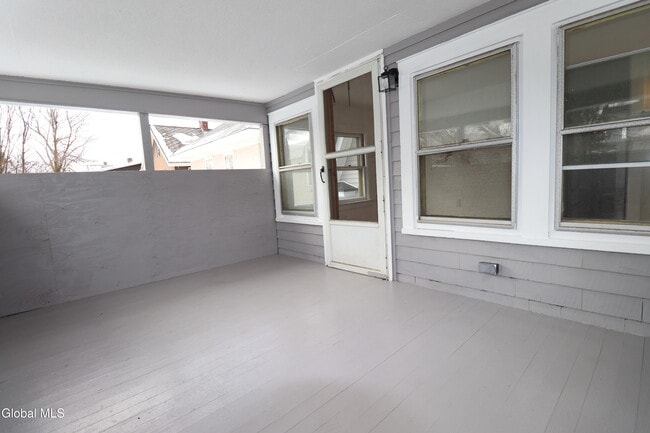 Building Photo - 442 Plymouth Ave