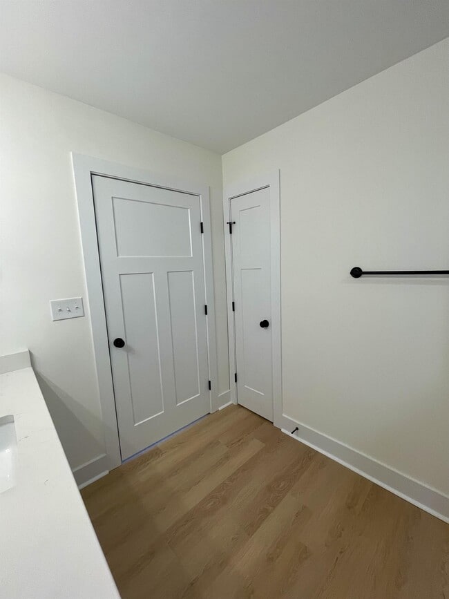 Building Photo - 556 Leesville Rd