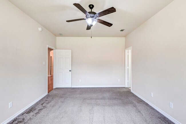 Building Photo - 2405 Coy Dr