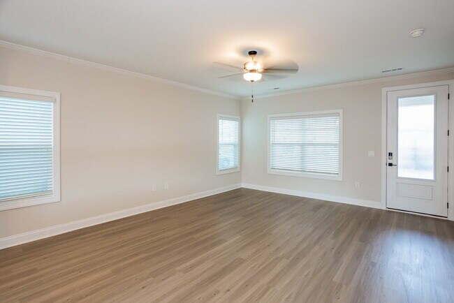 Building Photo - 124 Brixham Lp