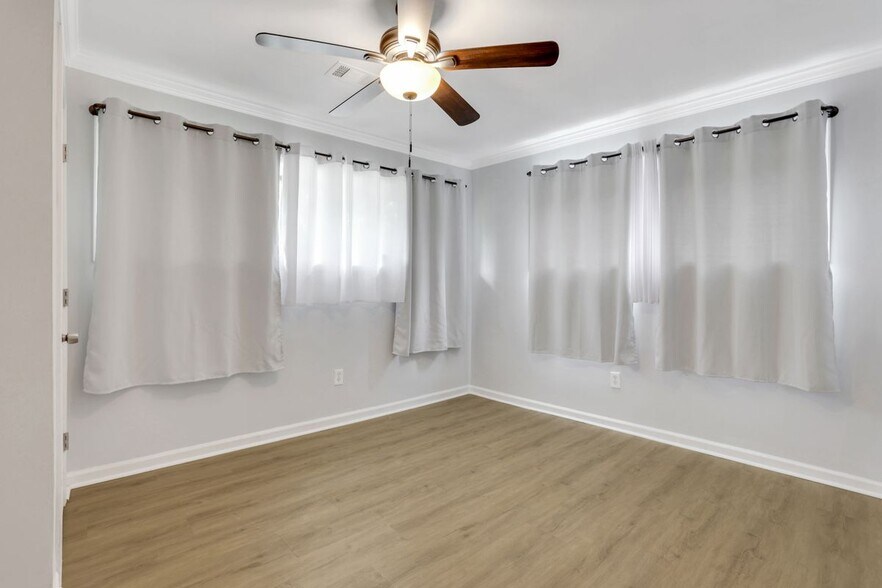Building Photo - 3436 Pinehill Dr