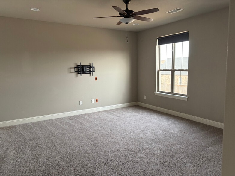 Building Photo - 2603 SW Hampton Ave