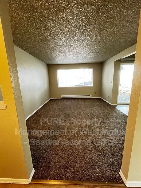 Building Photo - 1812 I St NE