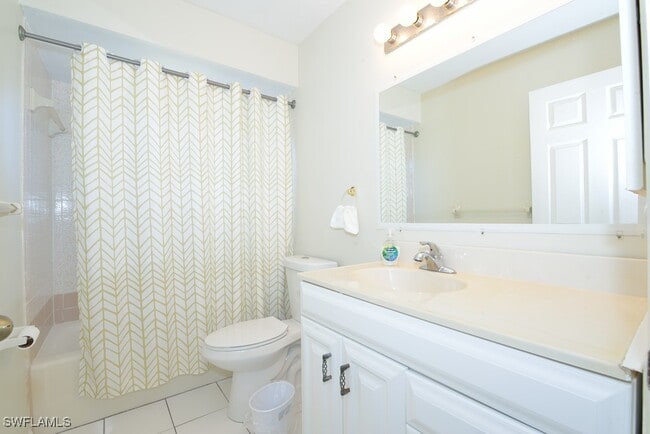 Building Photo - 1579 25th St SW