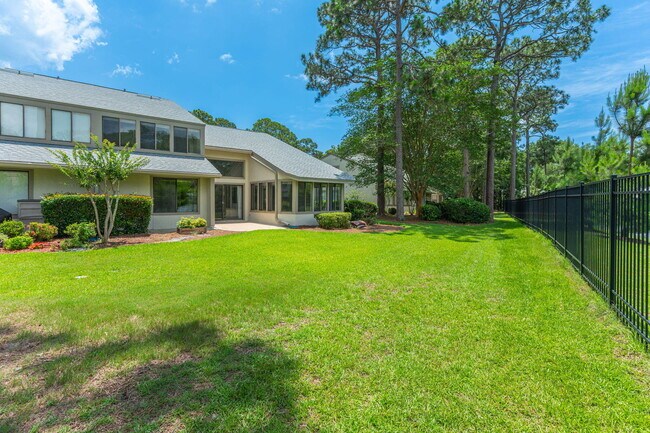 Building Photo - 1219 Oakmont Dr