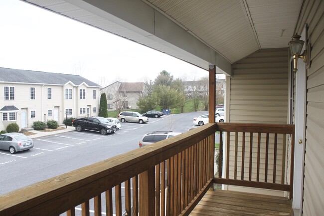 Building Photo - 2453 Mosby Ct