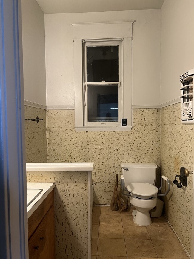 Building Photo - 3927 Avenue M