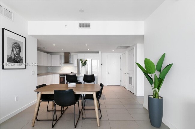 Building Photo - 1600 NE 1st Ave