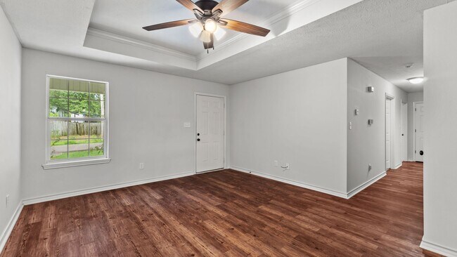 Building Photo - Charming Brick Home
