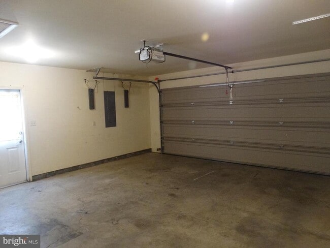 Building Photo - 11400 Nicole Dr