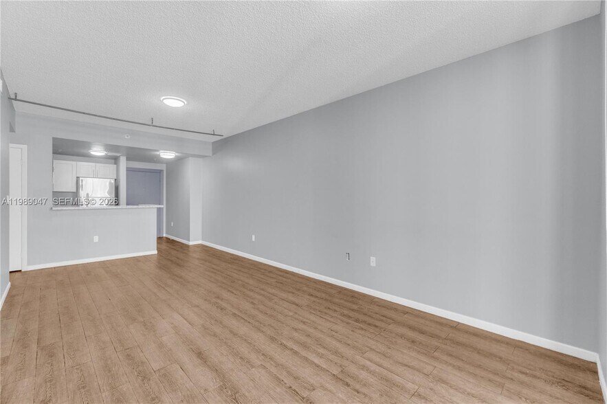 Building Photo - 185 SE 14th Ter