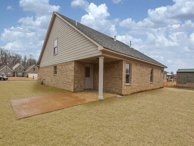 Building Photo - 3 Bed, 2 bath (Built in 2020) in Atoka Tn