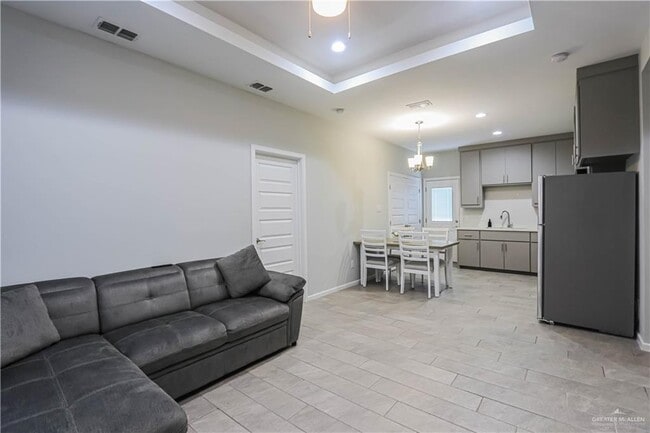 Building Photo - 24 W Sunset Valley St