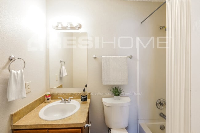 Building Photo - 9720 Brierwyck Dr
