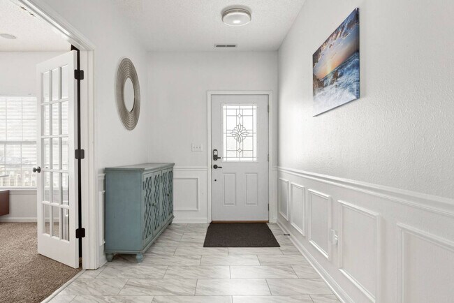 Building Photo - 3766 White Cliff Way