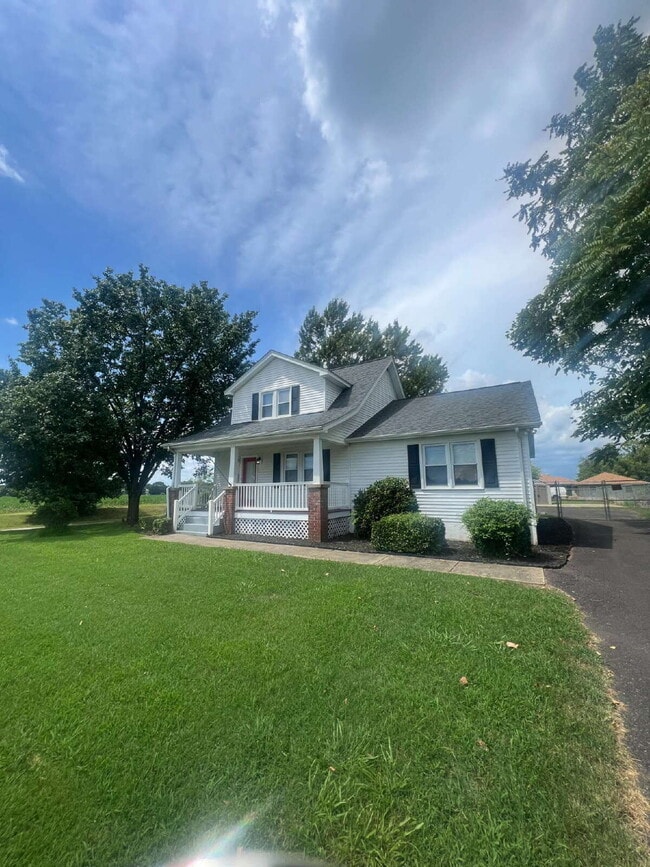 Building Photo - Charming 4-Bedroom Home on Spacious Corner...