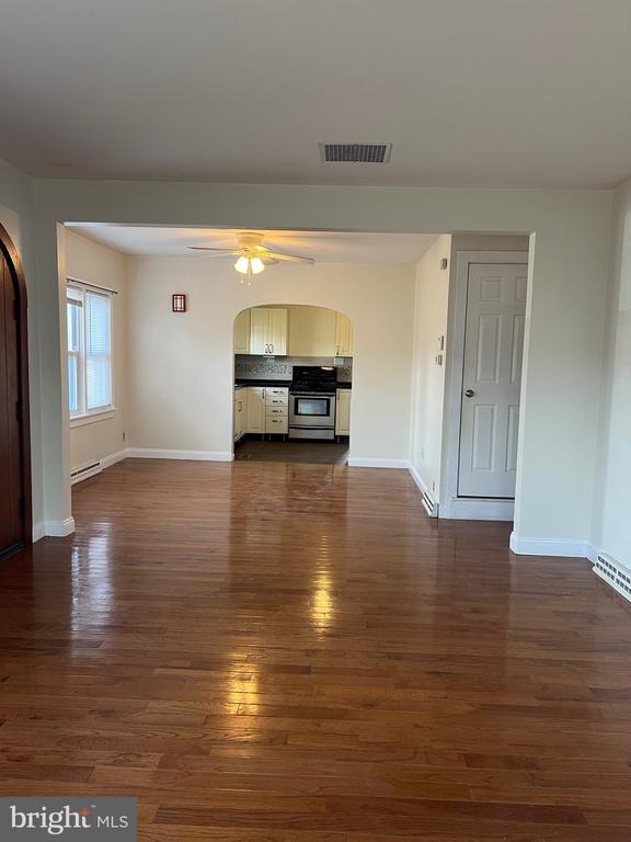 Building Photo - 4950 Perkiomen Ave