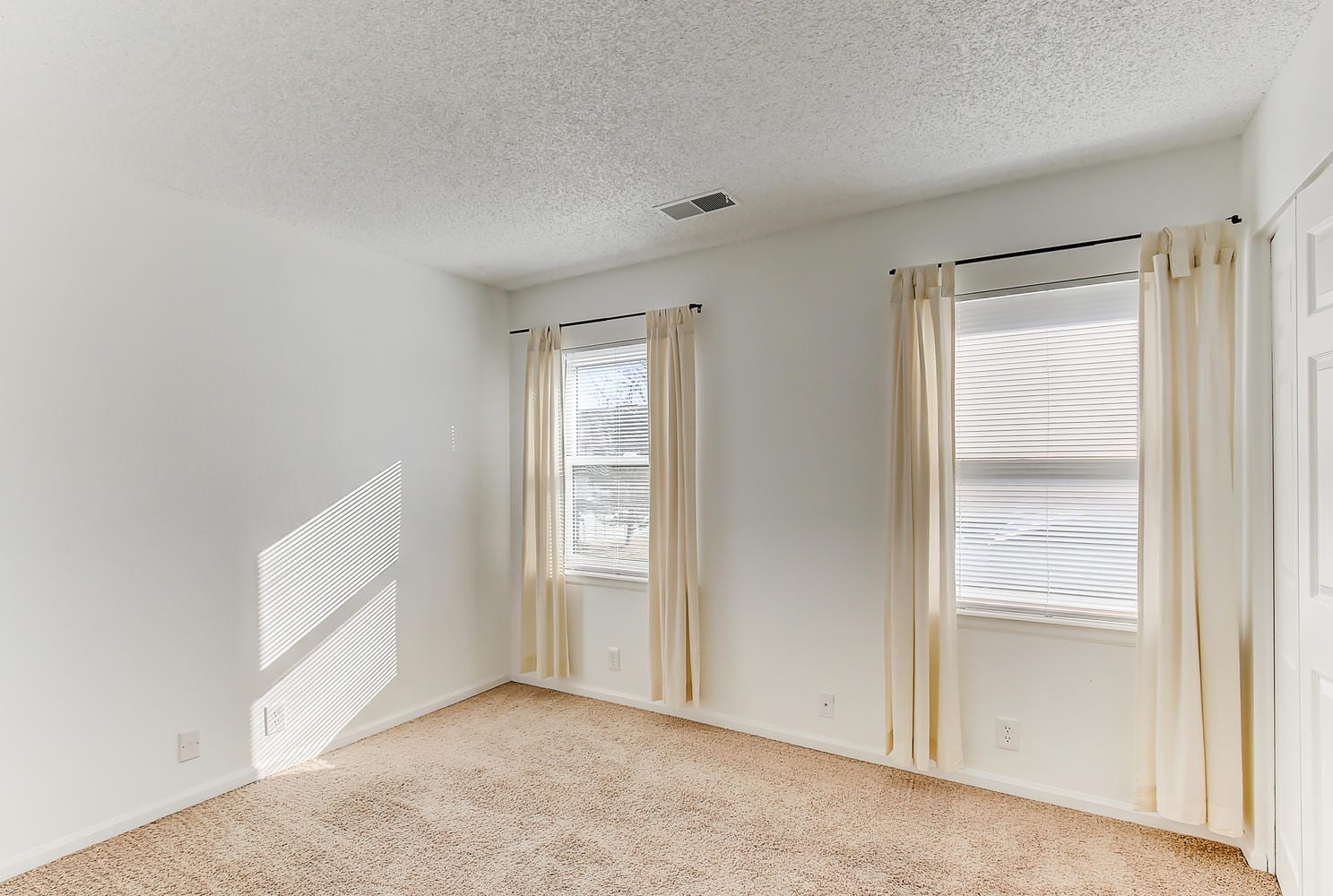 Building Photo - 2 Acoma St