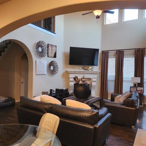 Building Photo - 10082 Drawbridge Dr