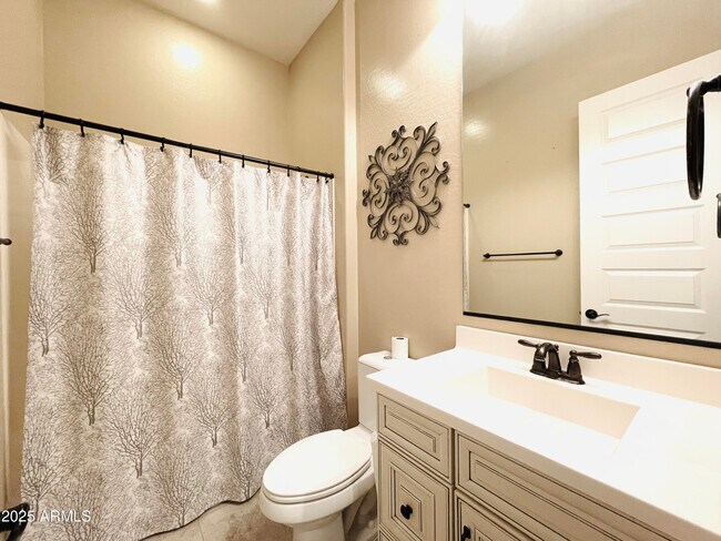 Building Photo - 3104 E Wildhorse Ct
