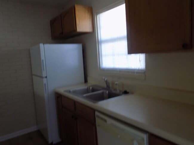 Building Photo - 2129 Corinne St