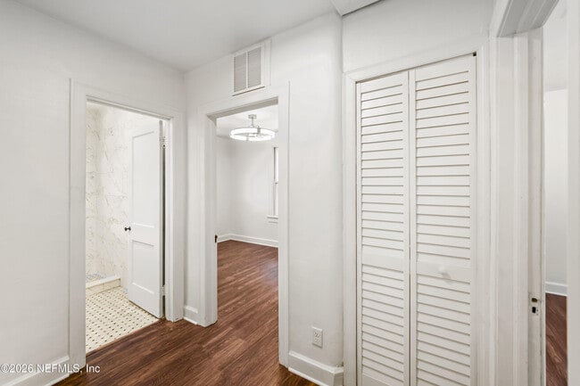 Building Photo - 569 W 49th St