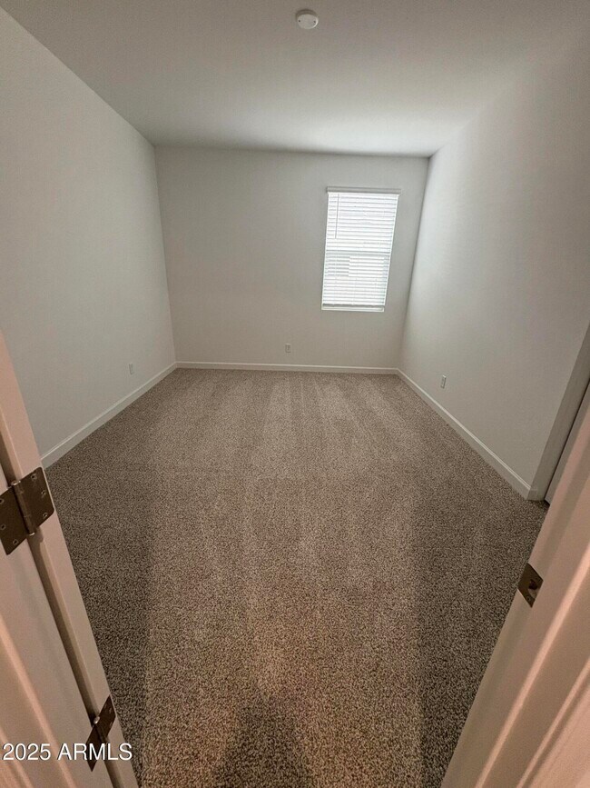 Building Photo - 10018 N 177th Ave