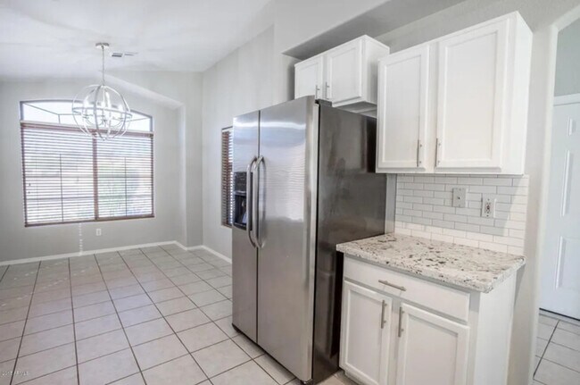 Building Photo - 3813 E Wyatt Way