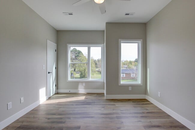 Building Photo - 238 3rd St