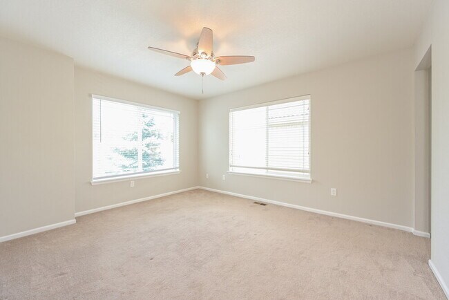 Building Photo - 2355 Coach House Loop